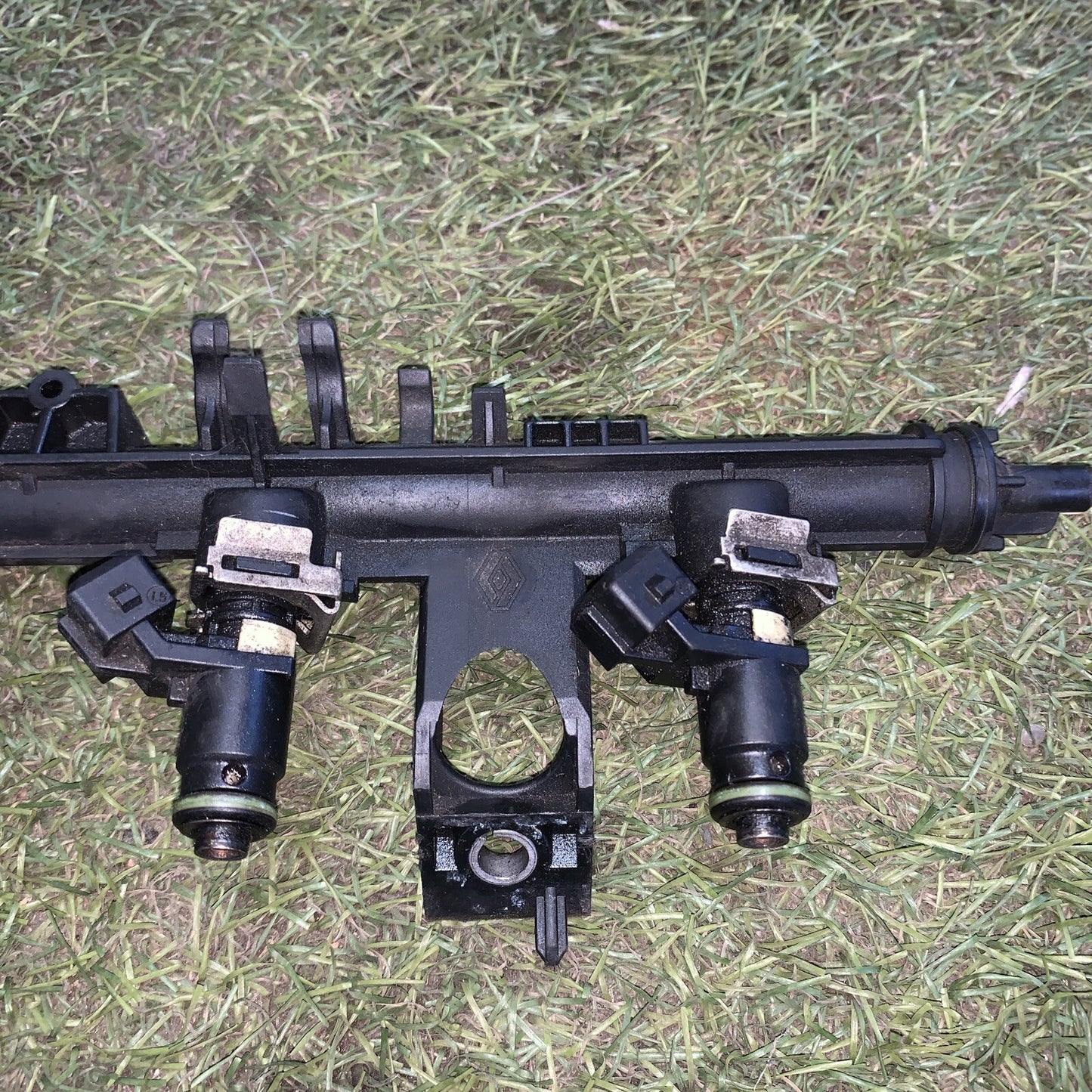 8200604620 TUBO INIEZIONE CON SERIE INIETTORI BENZINA RENAULT CLIO 1.2 3 SERIE