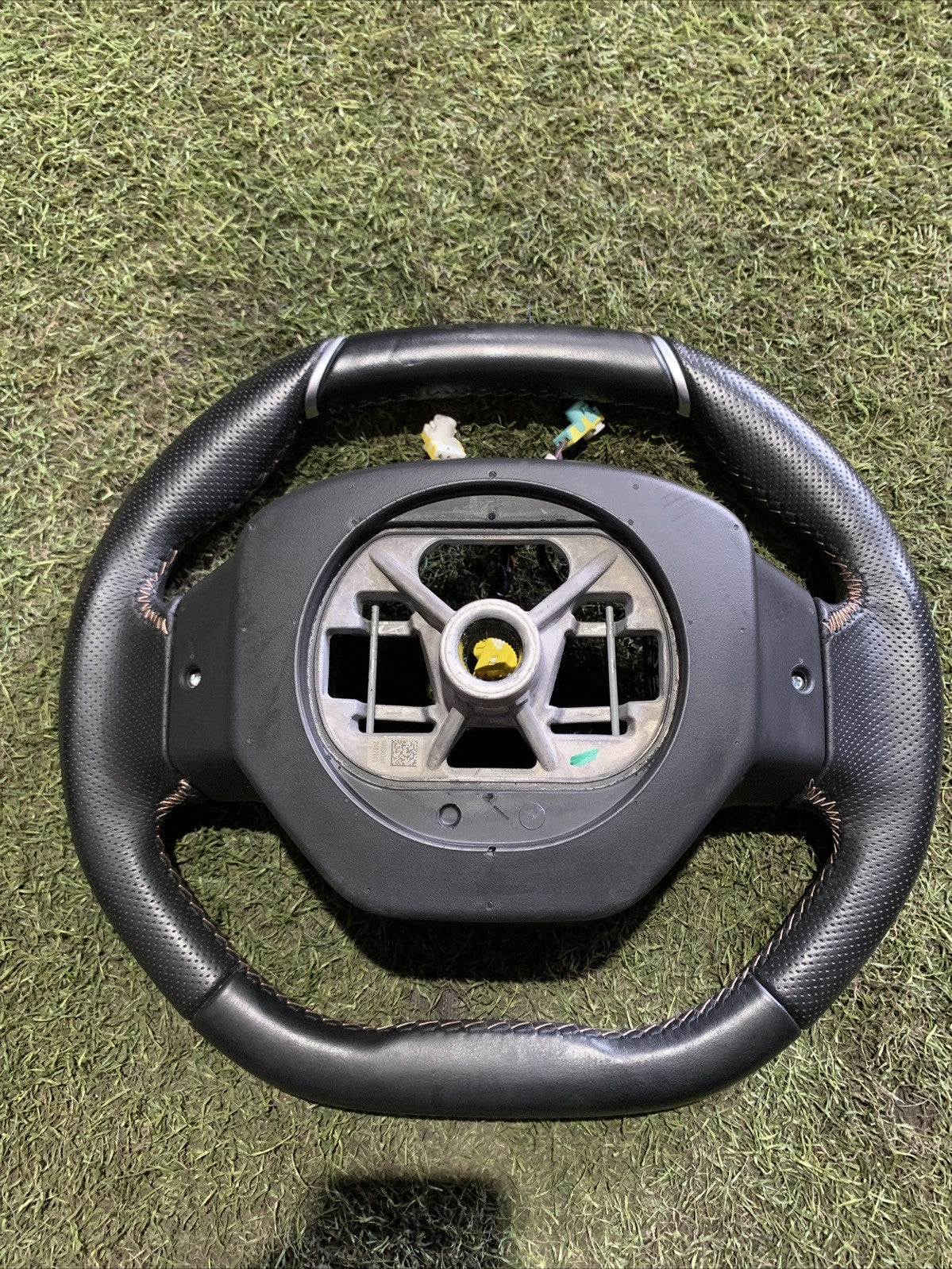 Volante Peugeot 3008 2018 GT 98105489ZD (2)