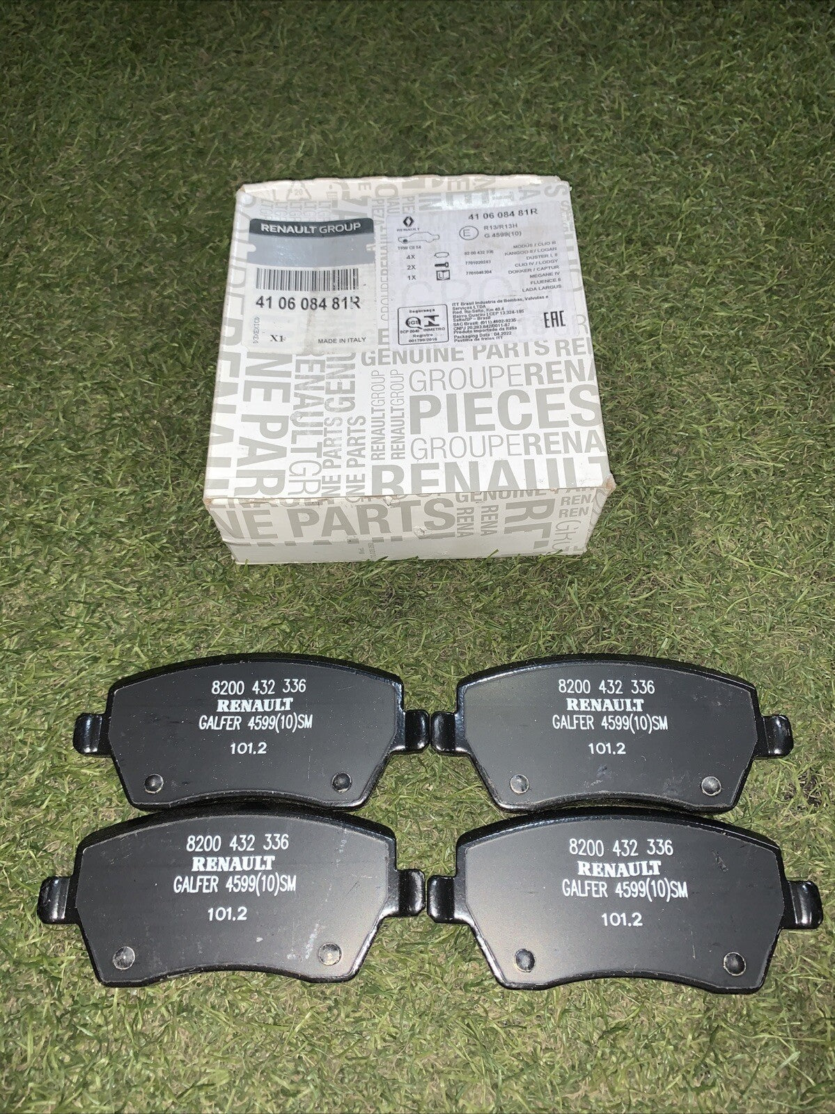 KIT PASTIGLIE FRENI ANTERIORI ORIGINALI RENAULT CLIO 4 IV DAL 2012 AL 2021