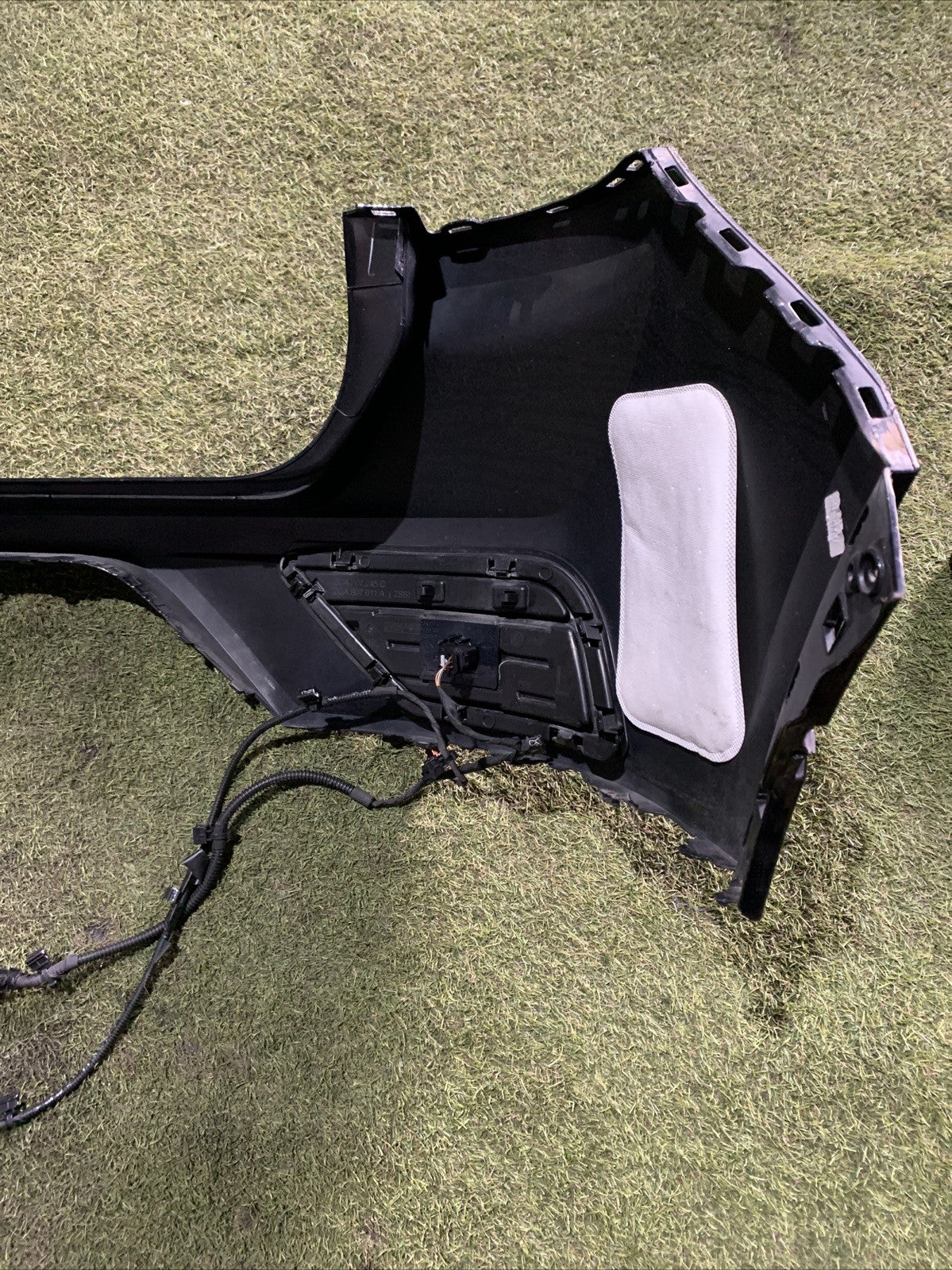 PARAURTI POSTERIORE PER VOLKSWAGEN T-Roc Serie 2GA807421D (17>)