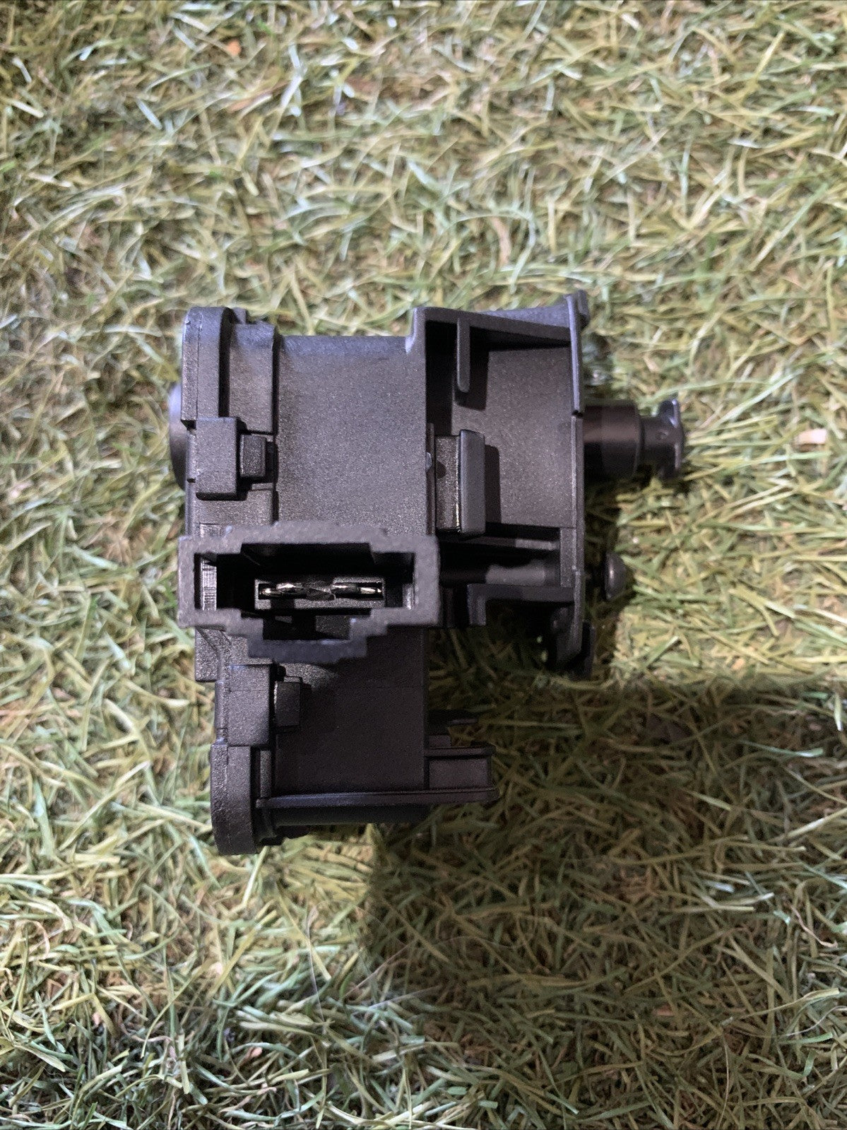 MOTORINO APERTURA SPORTELLO CARBURANTE VOLKSWAGEN T-ROC 2.0 7P0810773F
