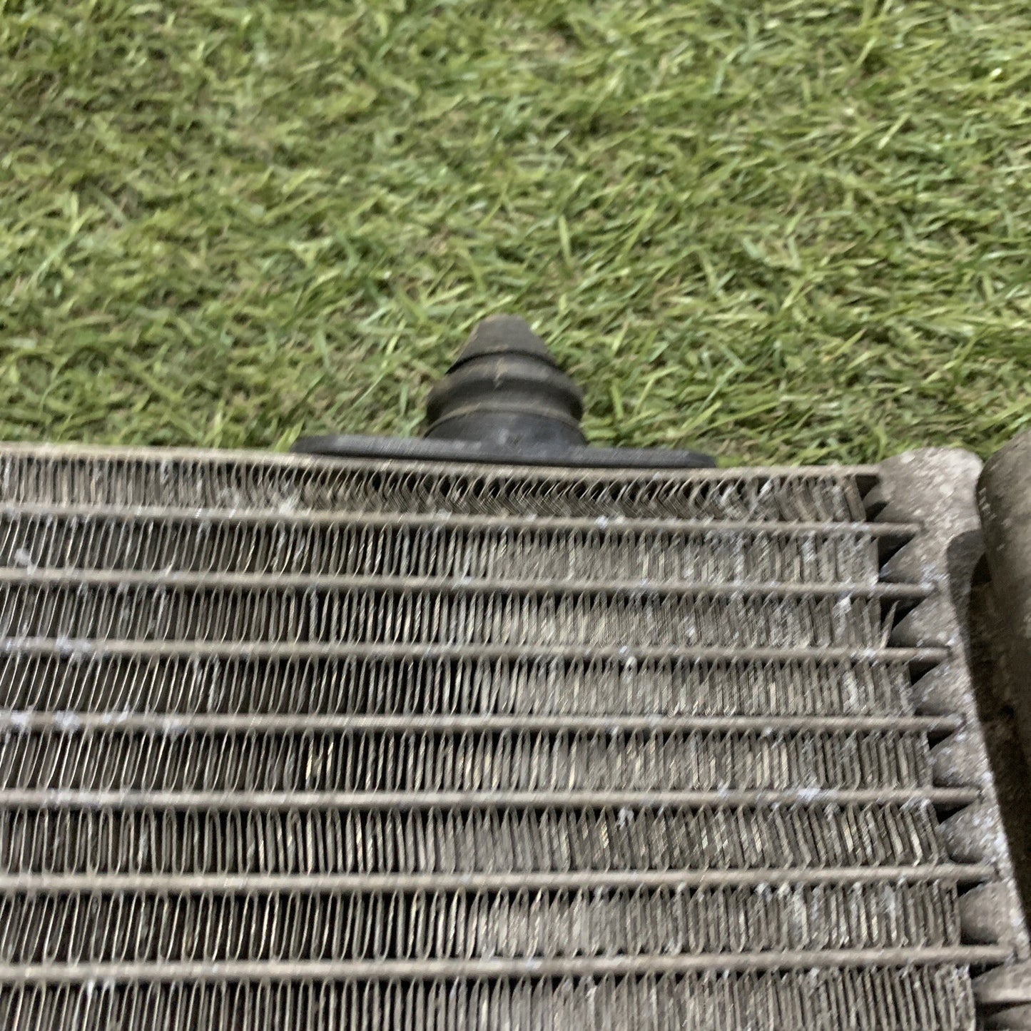 9674813580 RADIATORE ARIA CONDIZIONATA PEUGEOT 207 1.4 HDI (2)