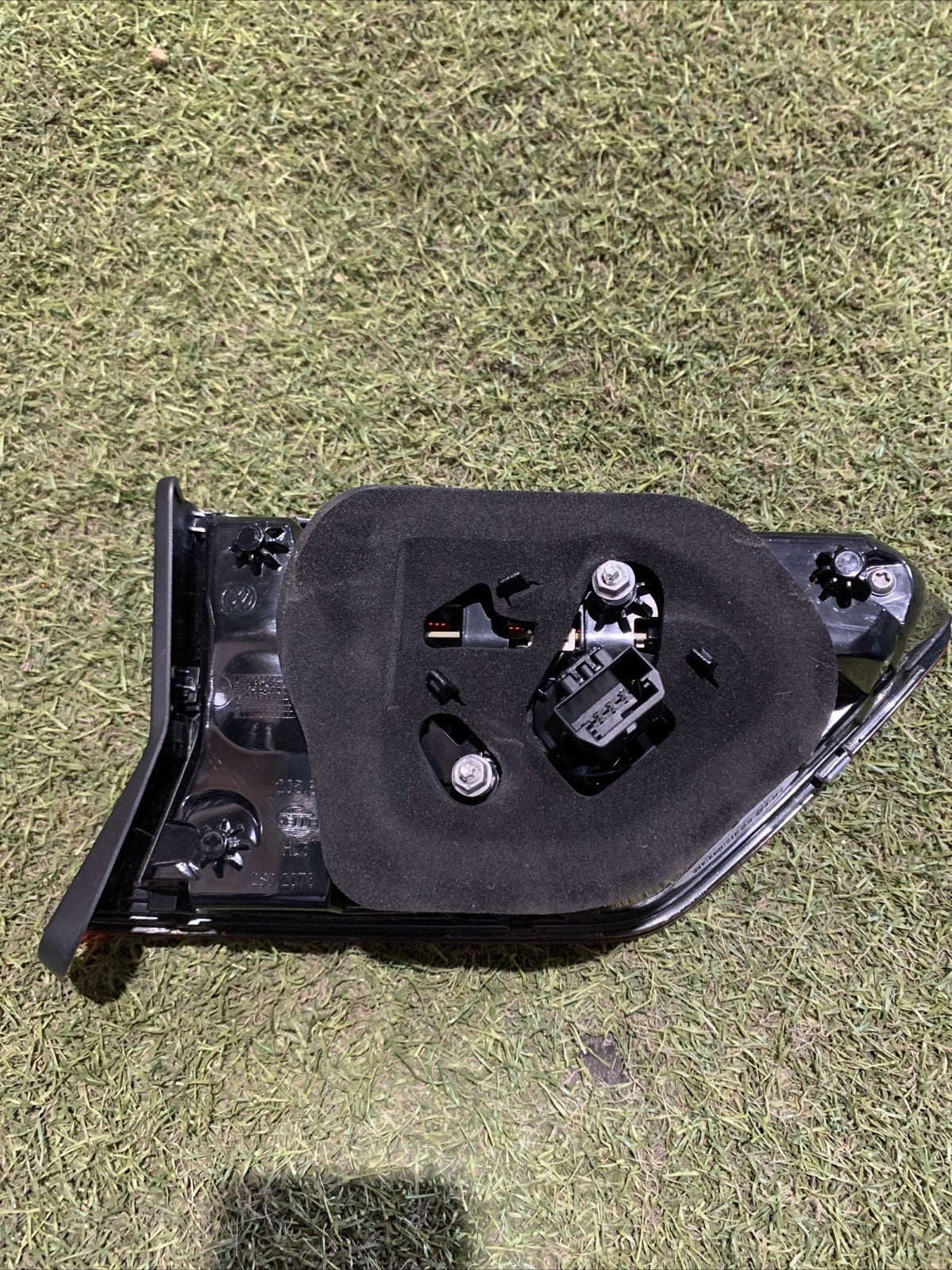 STOP FANALE INTERNO POSTERIORE DESTRO VOLKSWAGEN TIGUAN 2023 5NA945094F