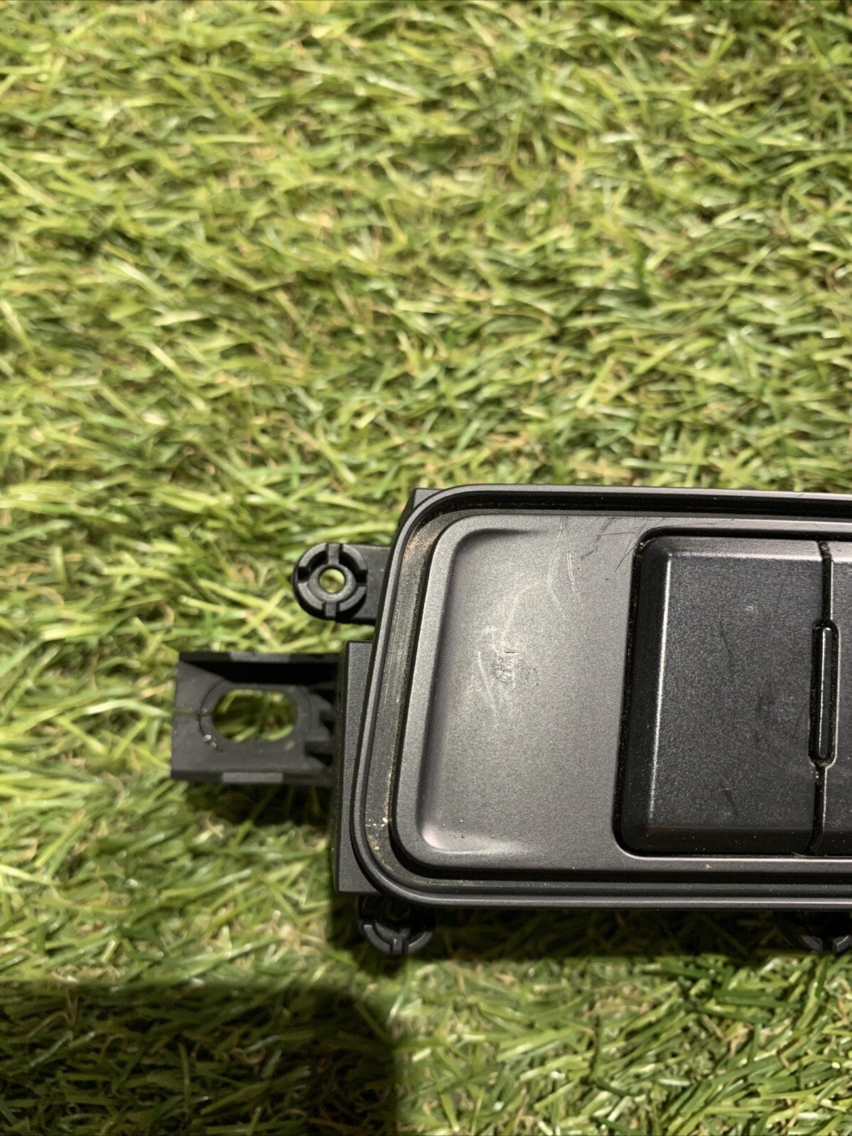 93600-D9AB0 PULSANTE KIA SPORTAGE SERIE 2016