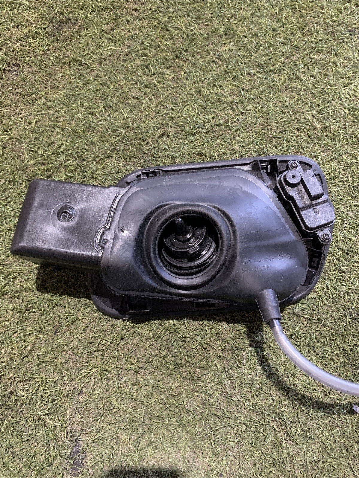 Sportellino Carburante Volkswagen Tiguan 2023 1.5 Benzina 5NA809857D