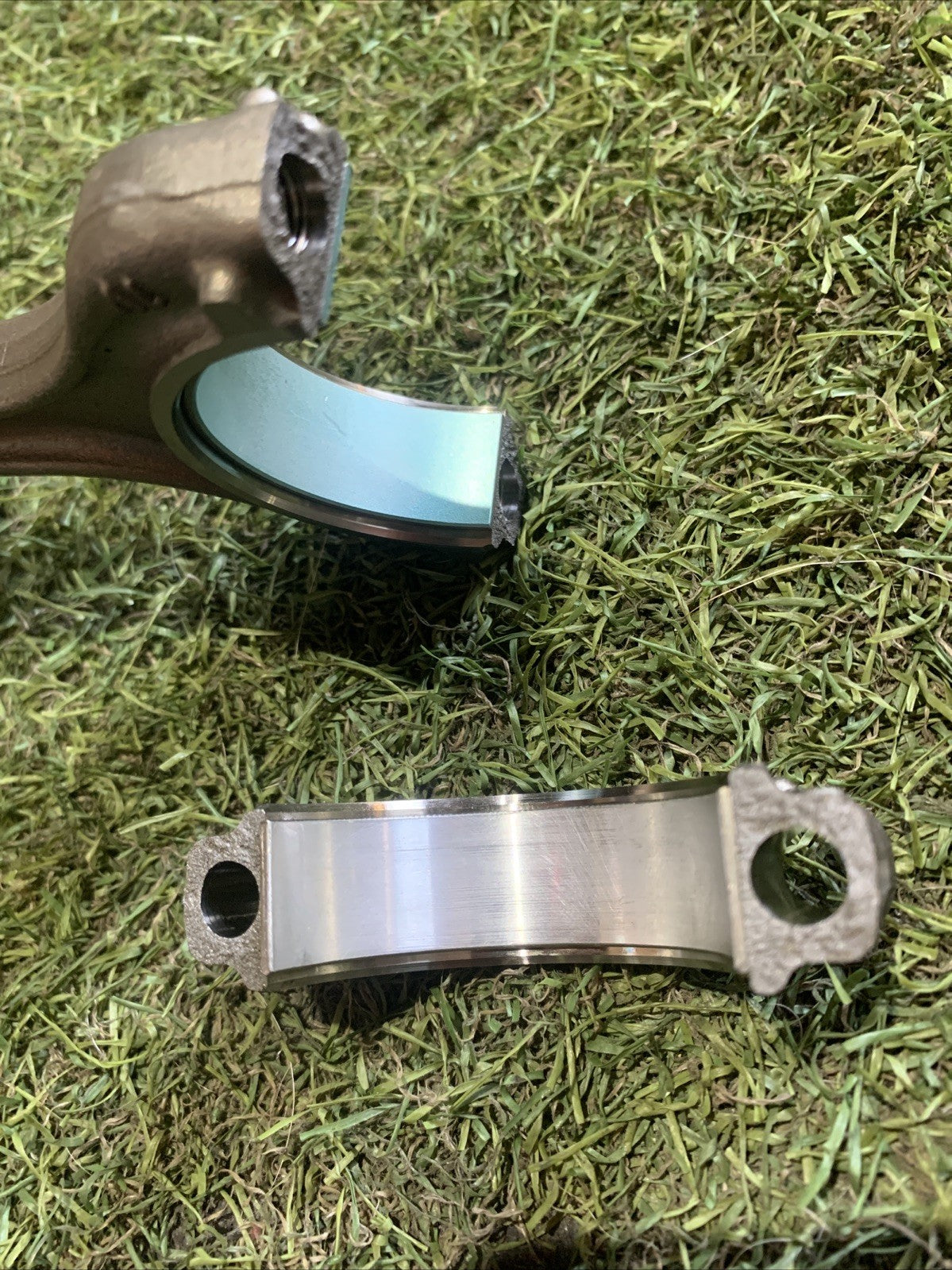 Pistone Motore Volkswagen Polo 2024 1.0 benzina DKL 04C107065AT (2)