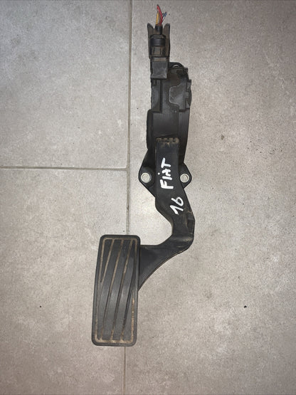 PEDALE ACCELERATORE FIAT Sedici 49400-79J90
