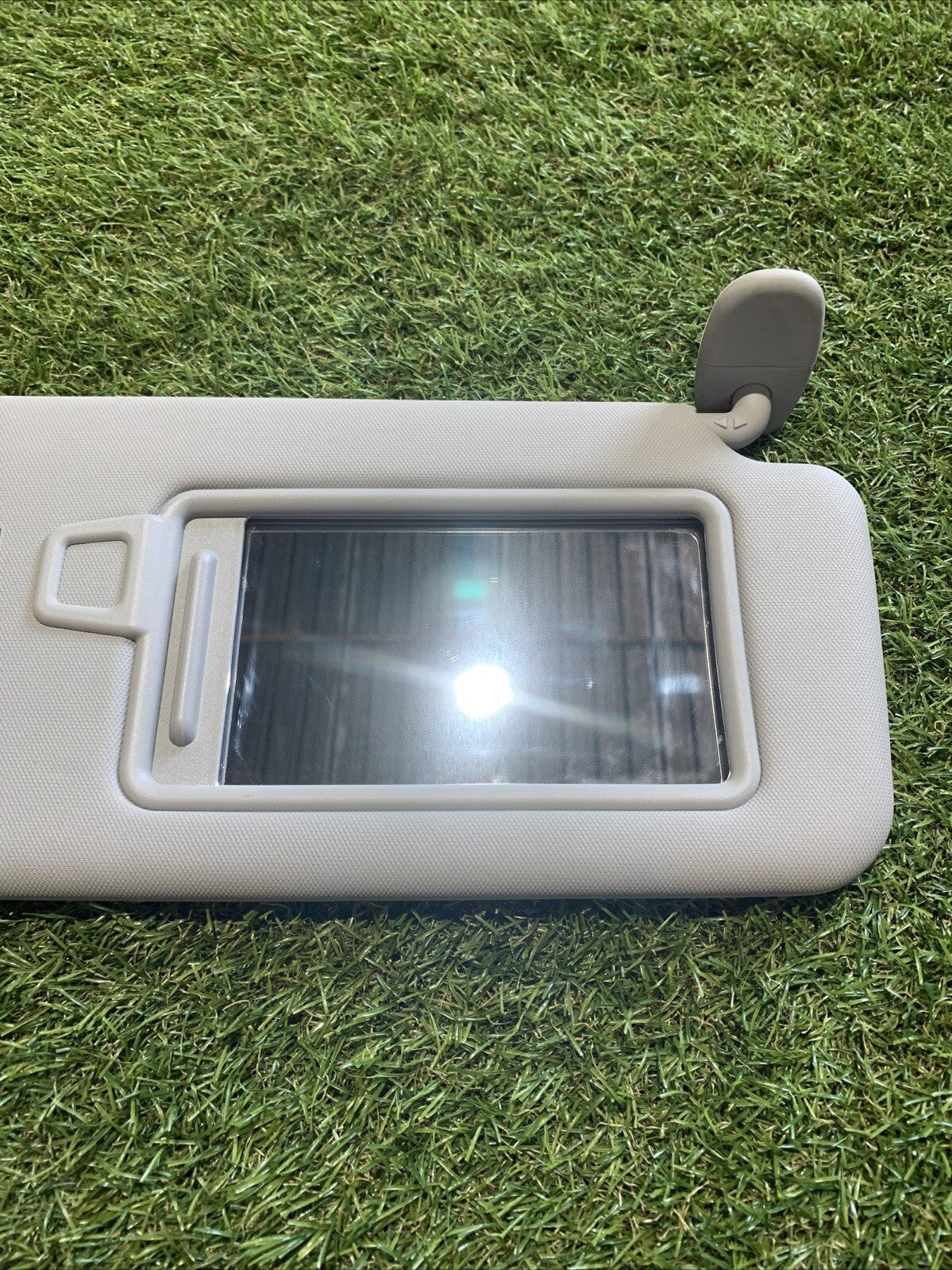 85220R2000ED ALETTA PARASOLE DESTRA KIA SPORTAGE 2023