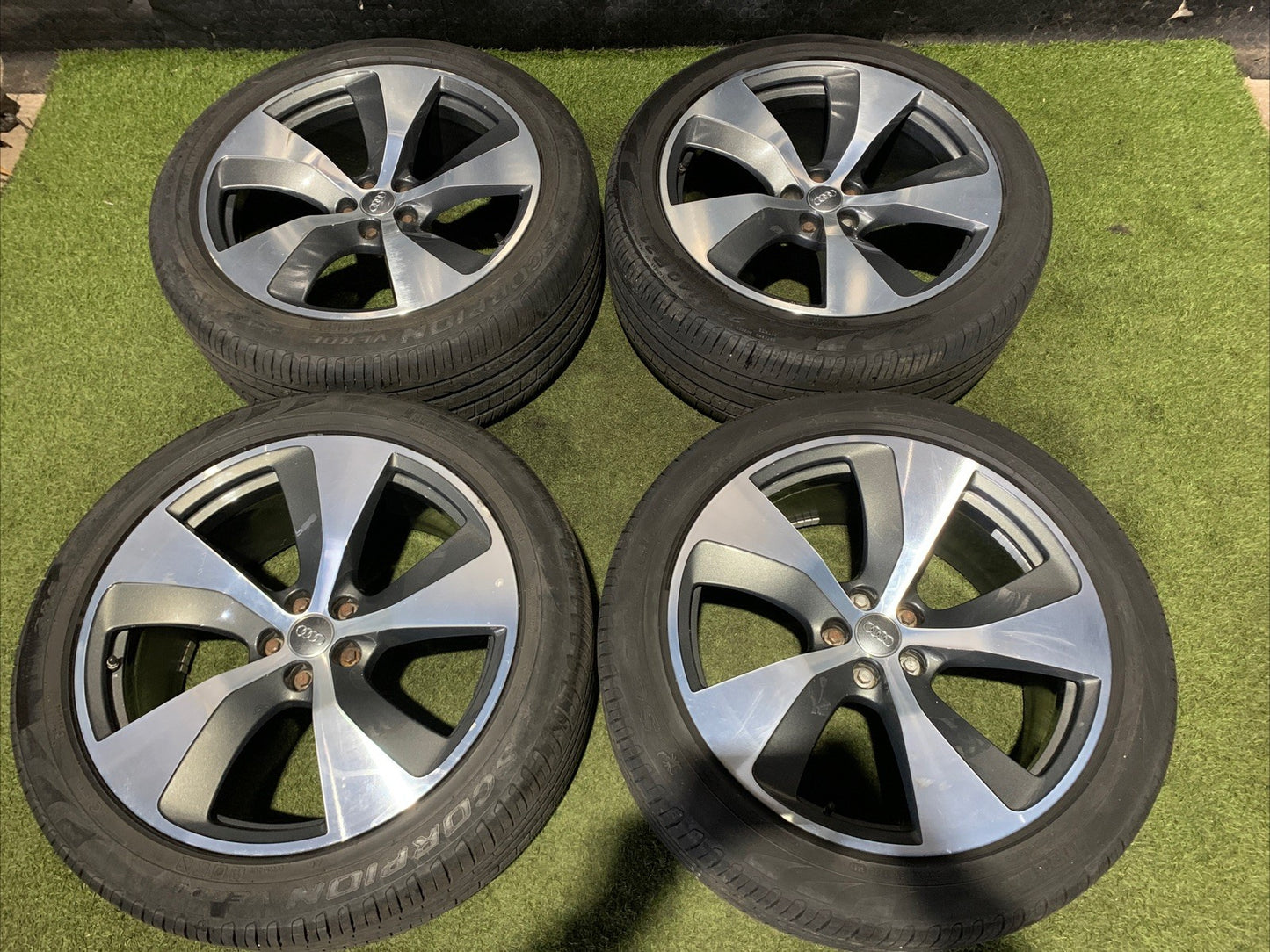 Cerchi In Lega Da 21 Con Gomme Audi Q7 2016 4M0601025E