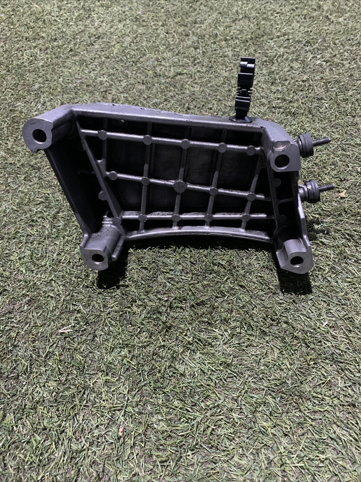 SUPPORTO MOTORE FIAT 500 L Serie (351_352) 55198565 Diesel 1300 (12) 1583923 (2)