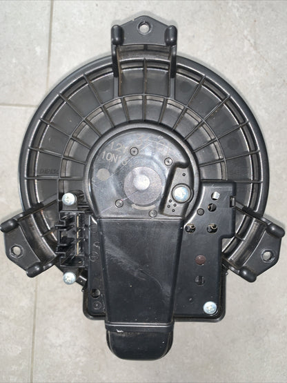 MOTORINO VENTOLA STUFA TOYOTA YARIS 1.5 IBRIDA  2018 10n13