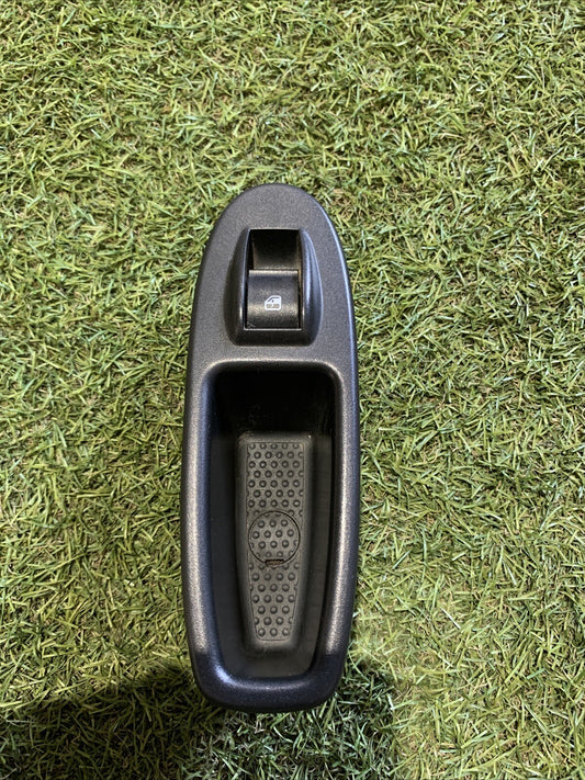 PULSANTIERA ALZACRISTALLO POST SX FIAT 500L (351_352) DAL 2012-, 735521261