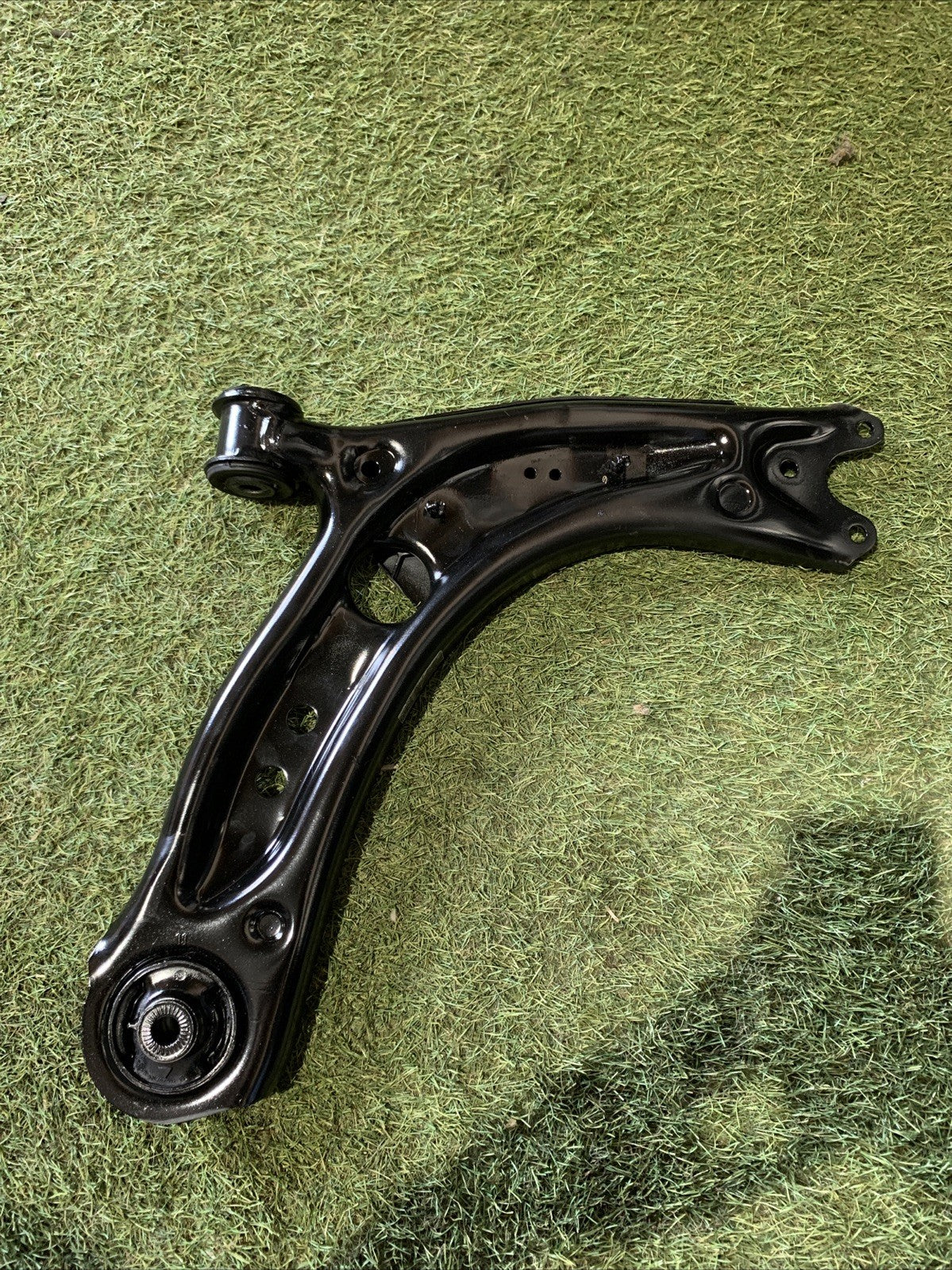 BRACCIO OSCILLANTE ANTERIORE DESTRO VOLKSWAGEN T-ROC 2024 1.5 BENZINA