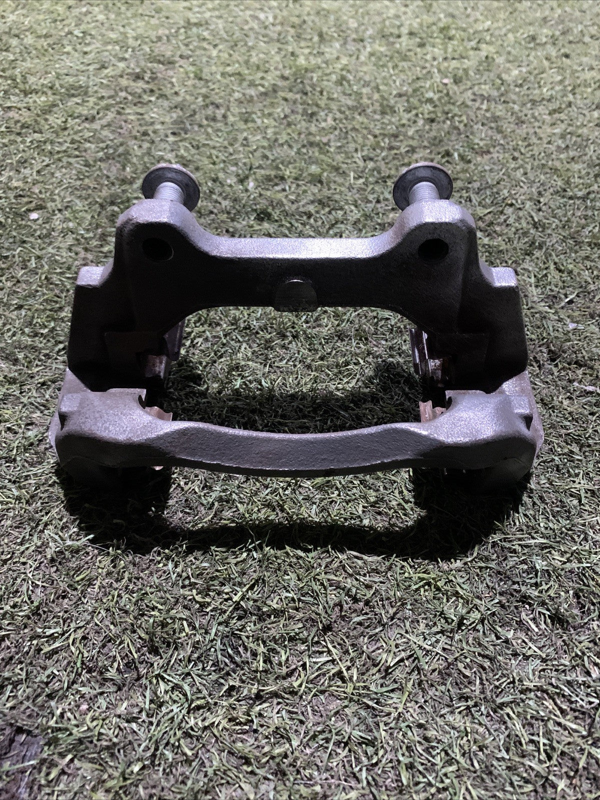 Porta Pinza Freno Anteriore Destra Fiat 500L 2013 1.3 Mjt 0204789057 (2)