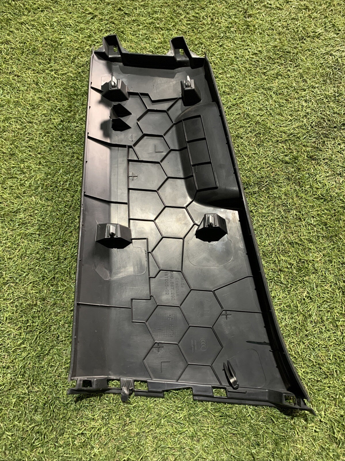 5H0867292 RIVESTIMENTO INTERNO INFERIORE MONTANTE CENTRALE DESTRO VW GOLF 8