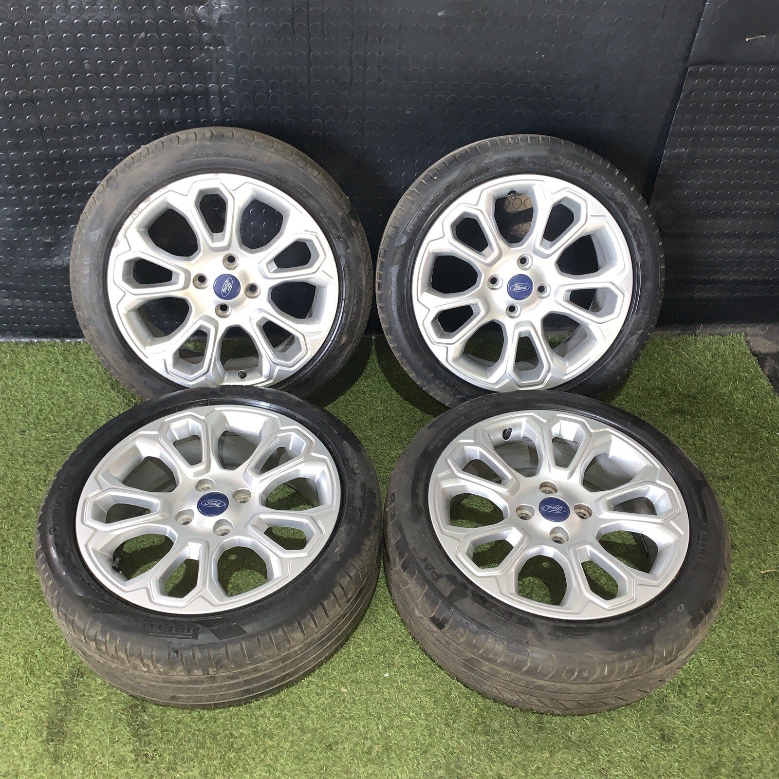 Cerchi In Lega 17 Ford Ecosport 205/50R17