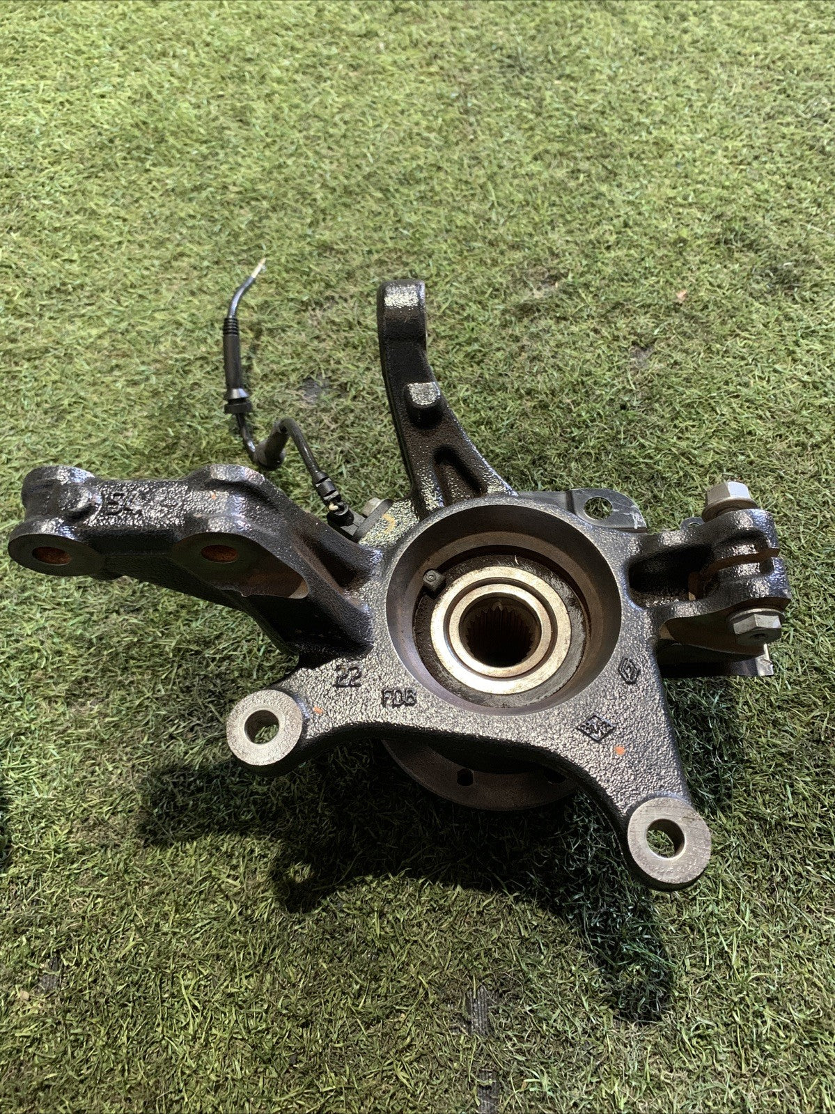 Mozzo Montante Fusello Anteriore Destro Renault Captur 2013-2019 1.5 Diesel
