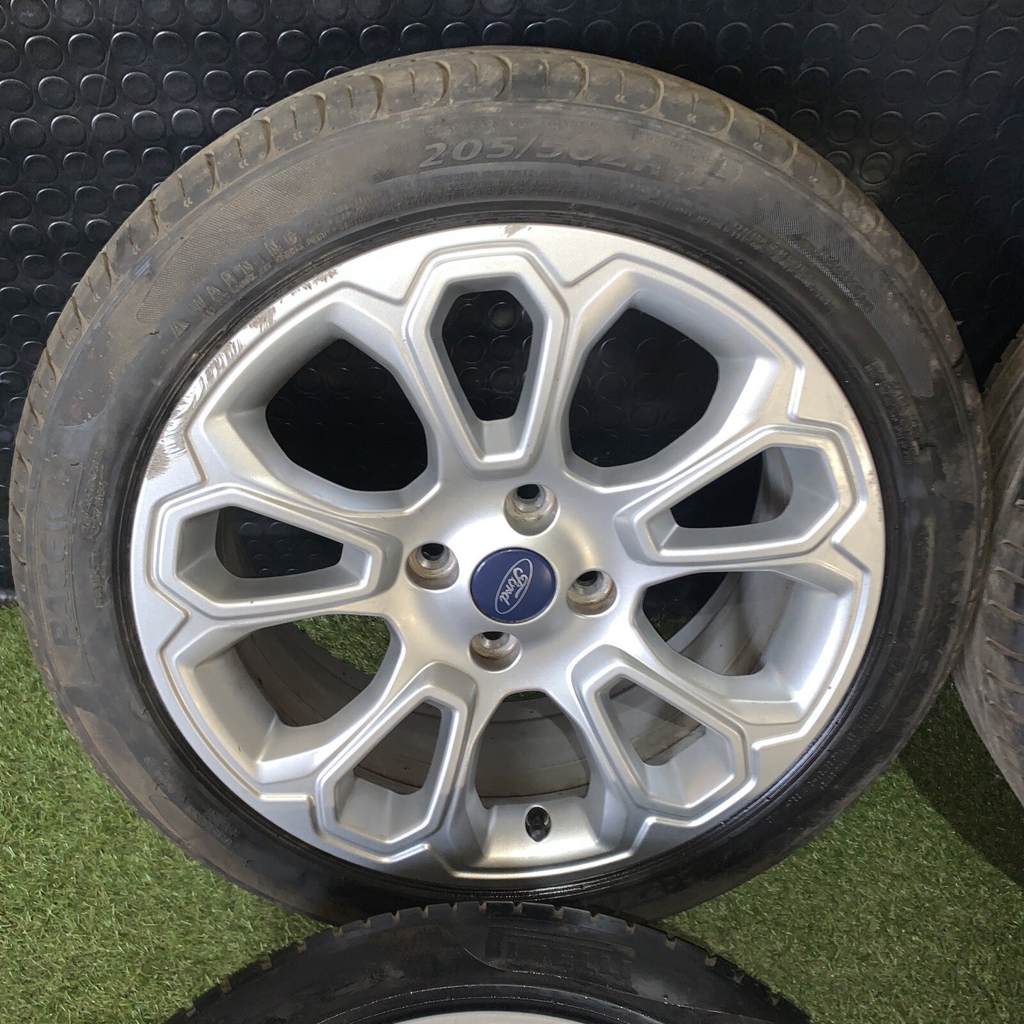 Cerchi In Lega 17 Ford Ecosport 205/50R17