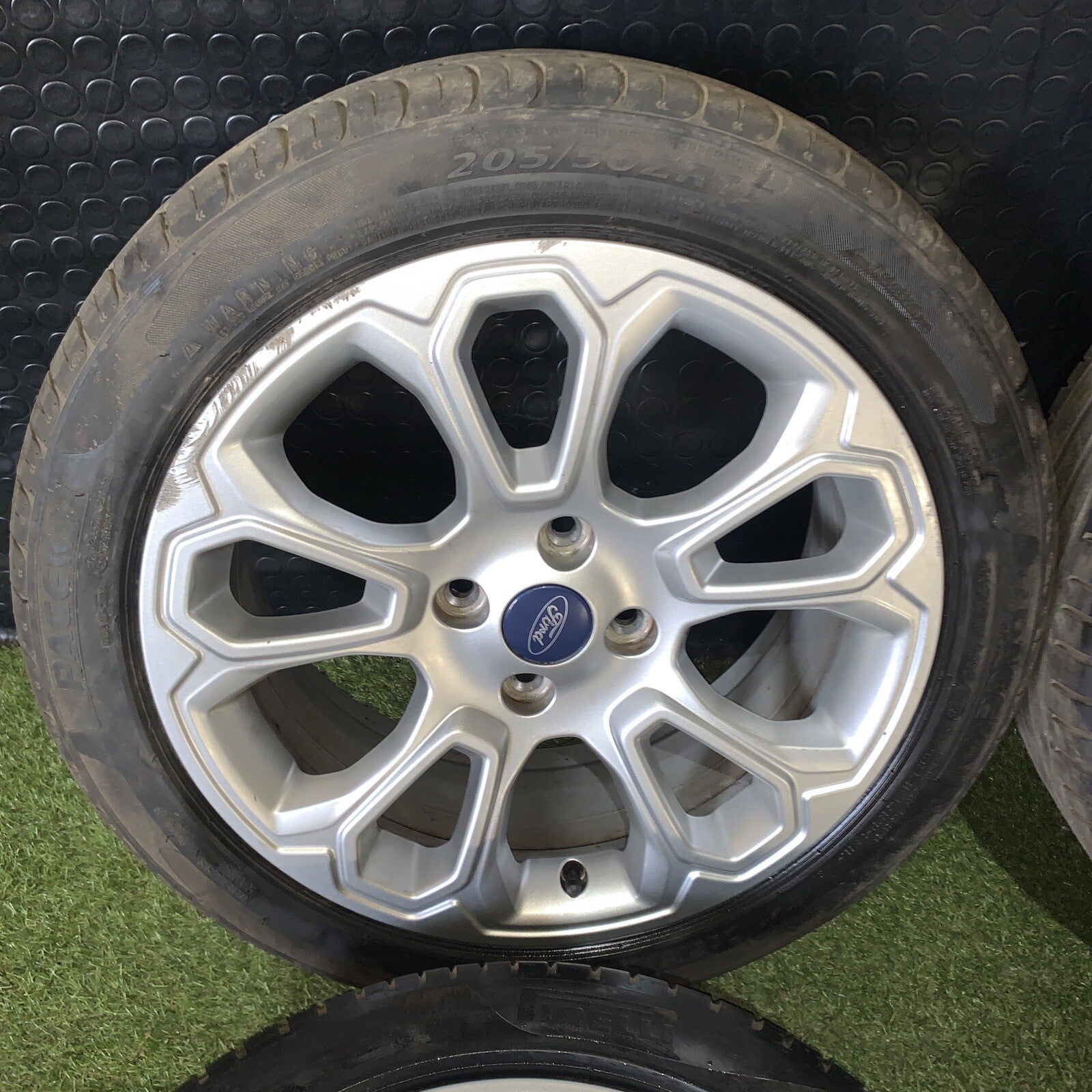 Cerchi In Lega 17 Ford Ecosport 205/50R17