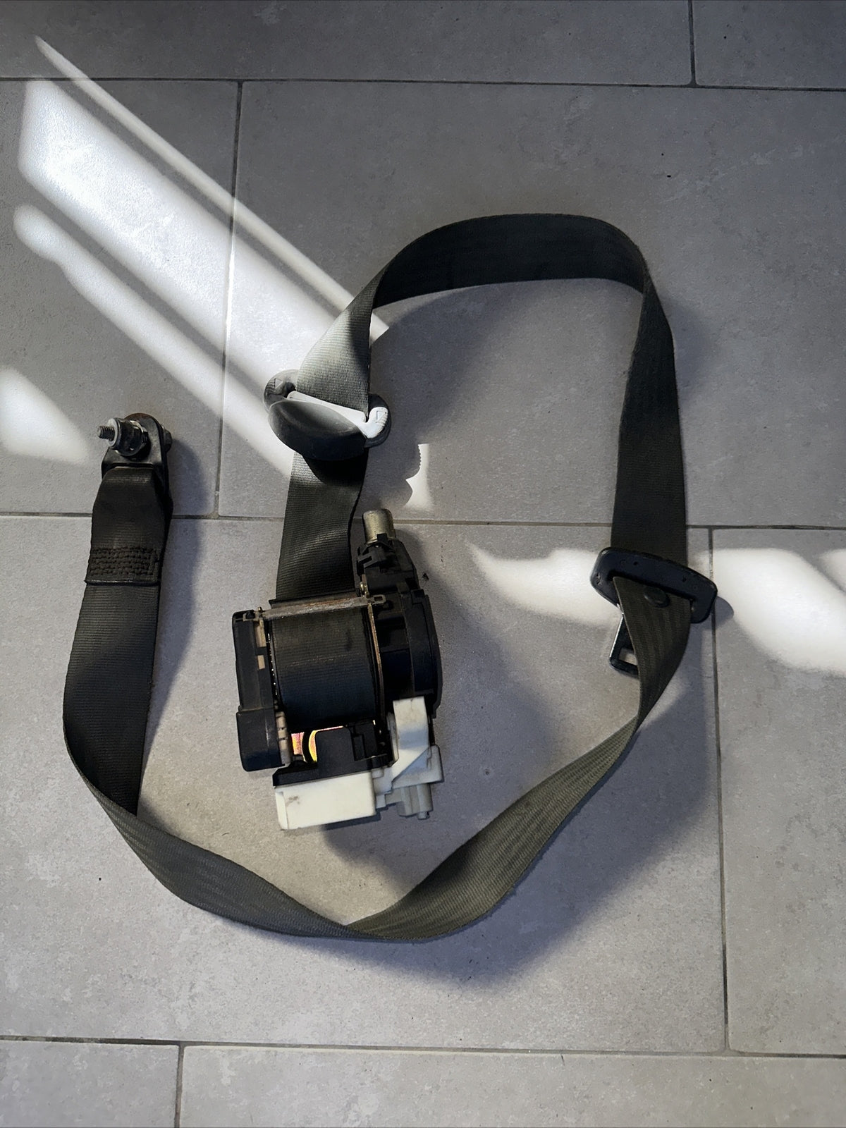 33043156A CINTURA DI SICUREZZA ANTERIORE SINISTRA CON PRETENSIONATO FIAT 1214708