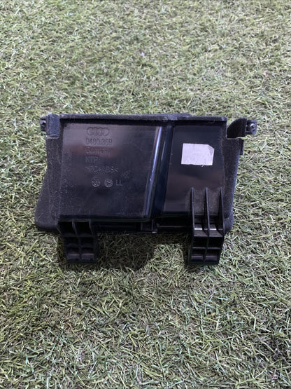 SPORTELLINO PORTA OGGETTI AUDI Q3 2021 0480369