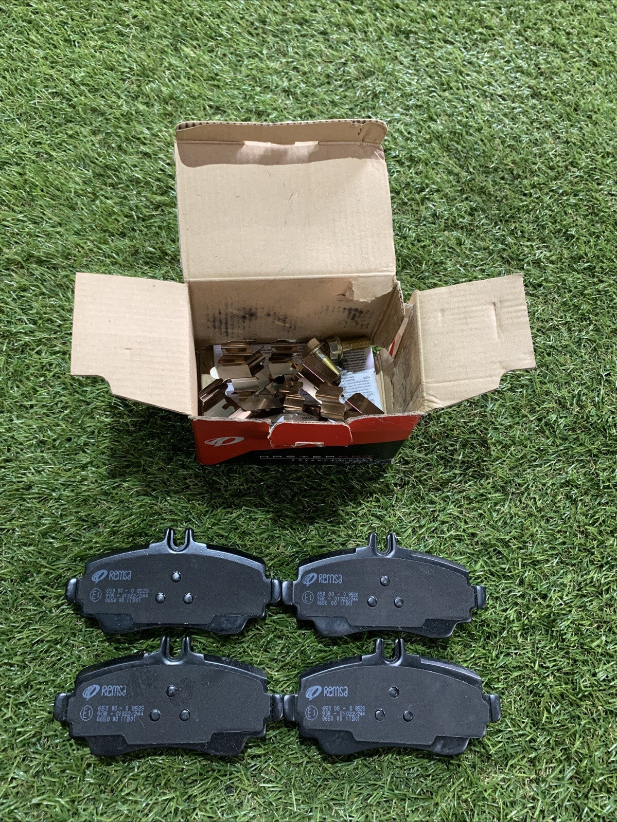 Kit pastiglie freno Disco freno ant Remsa per MERCEDES CLASSE A 140-160-170