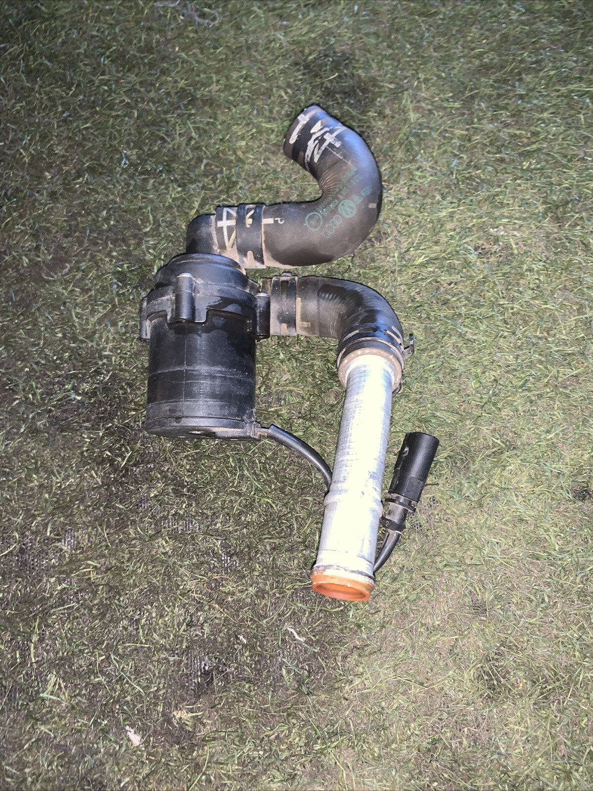 7L0965561H POMPA ACQUA SECONDARIA AUDI Q7 (4L) 3.0 DIESEL