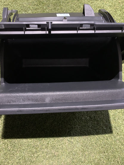 Cassetto portaoggetti Volkswagen Golf 8 Codice:  5H1857097