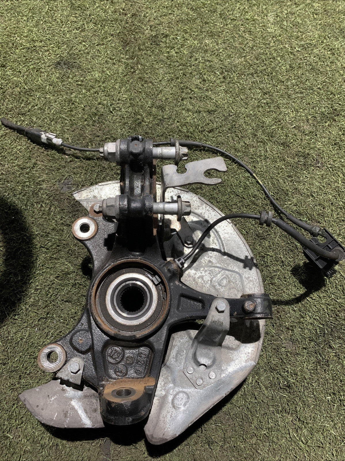 MOZZO MONTANTE FUSELLO ANTERIORE DESTRO PEUGEOT3008 2016-2020 2.0 DIESEL