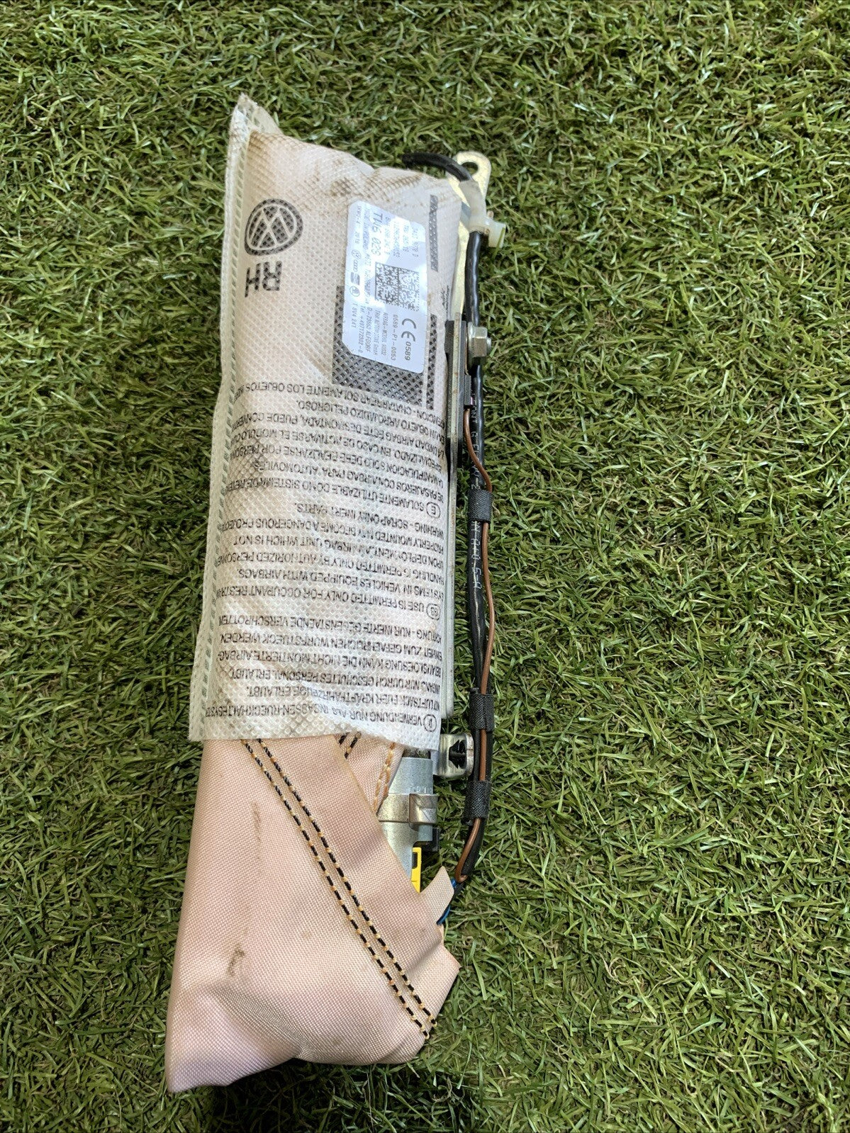 AIRBAG SEDILE DESTRO DX PER AUDI A3 Sportback (8V4) 8V4880242B (16>)