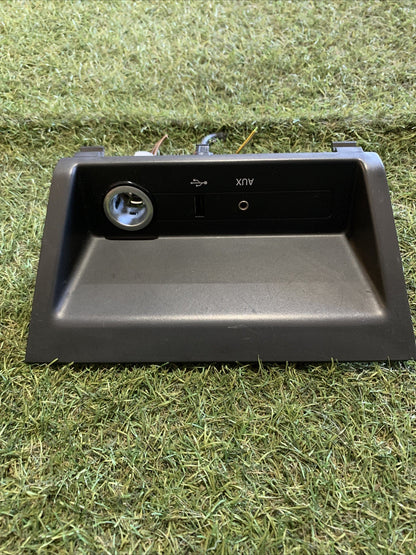 PRESA AUX/USB PER SKODA Fabia 3° Serie 6V0857367A (15 )