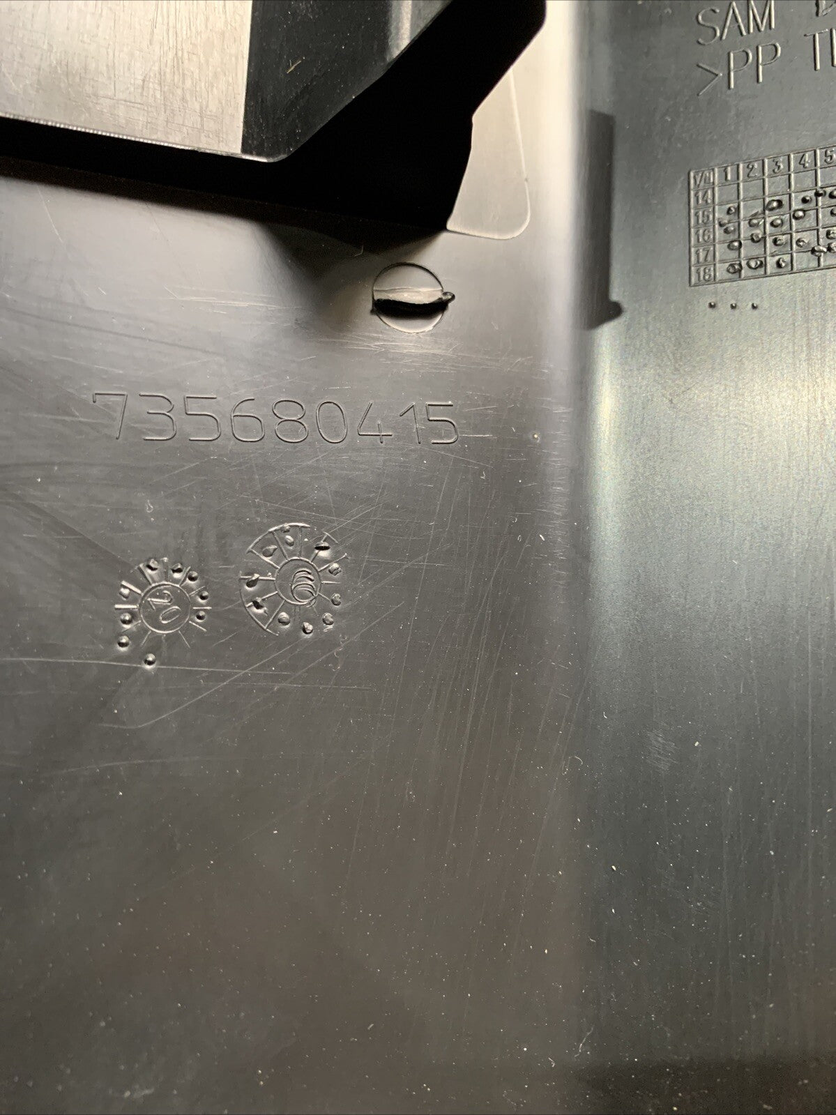 MODANATURA / RIVESTIMENTO BATTITACCO ANTERIORE DESTRA FIAT 500X 735680415 (2)