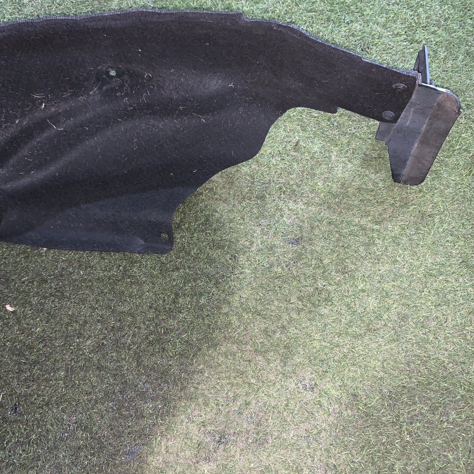 PARASASSI INT. PASSARUOTA POST. DX PER BMW SERIE 1 E81/E87 (07-11) RESTYLING