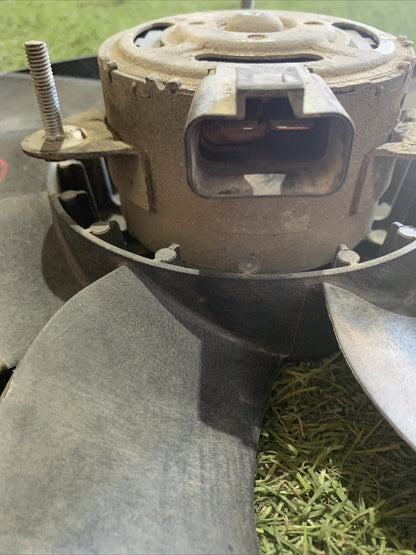 Ventola radiatore fiat Grande Punto 2005 1.3 55702236