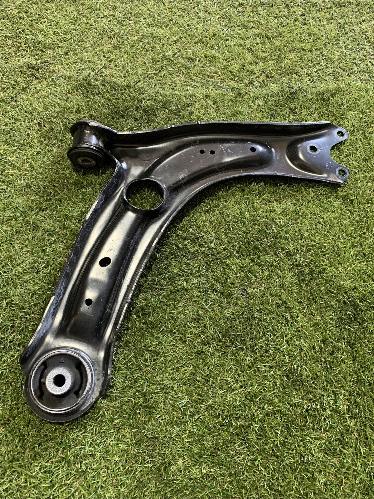 3Q0407153B BRACCIO OSCILLANTE ANTERIORE SINISTRO SEAT ATECA 2017 1.6 DIESEL