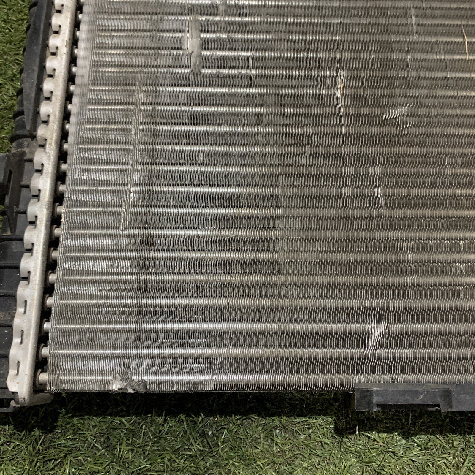 Radiatore Acqua 8K0121251R AUDI Q5 8R 2.0 TDI Quattro 125 KW 2009