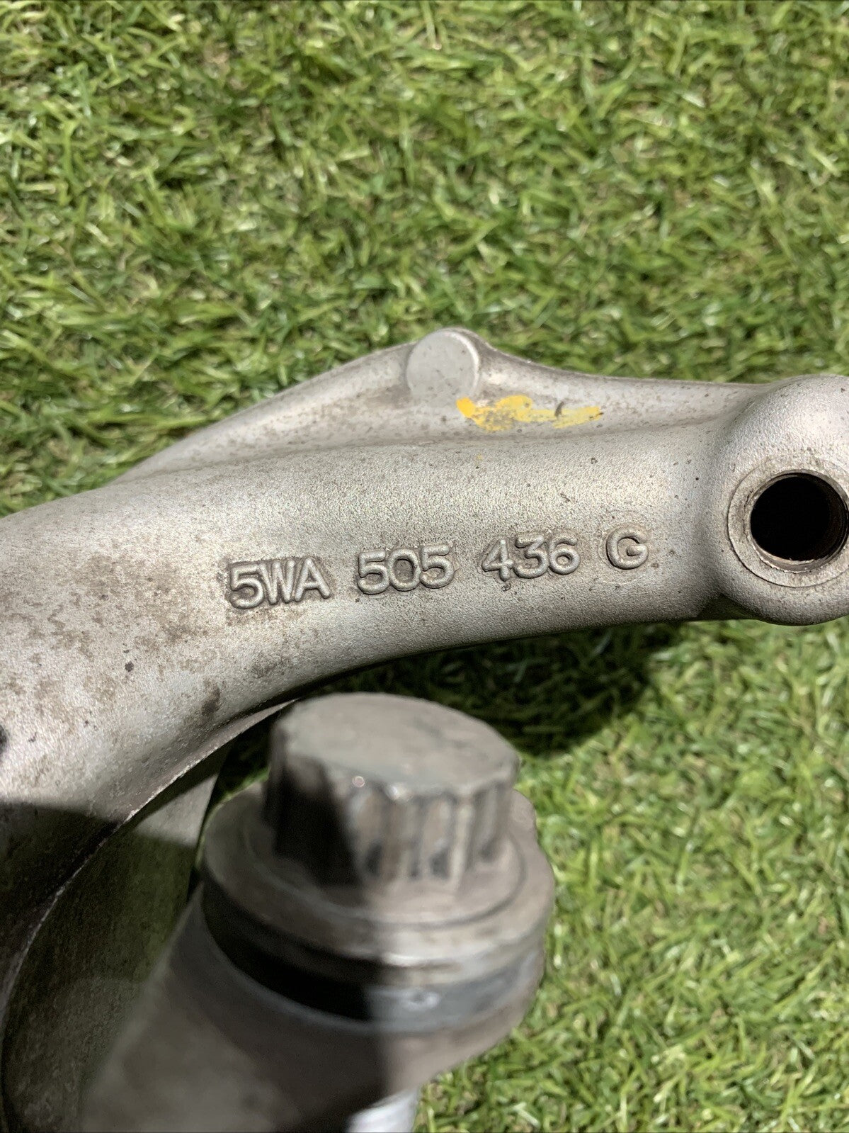 Mozzo Montante Fusello Posteriore Destro Volkswagen Golf 8R 2.0 Benzina