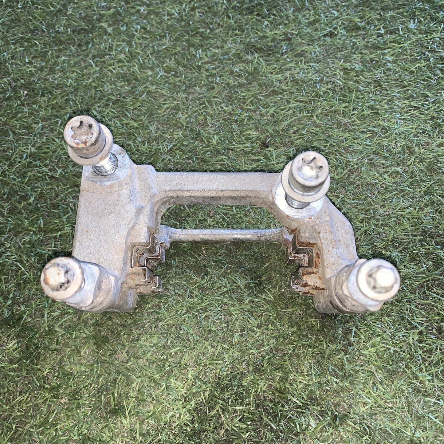 SUPPORTO PINZA FRENO POSTERIORE SX PEUGEOT 3008 DAL 2016 772416