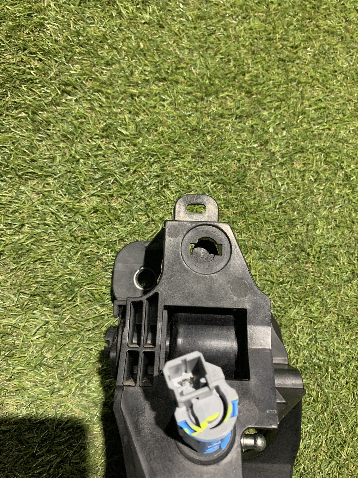 PEDALE FRIZIONE RENAULT TWINGO III 1.0 BENZINA 2014-2019 465030341R A4532900500