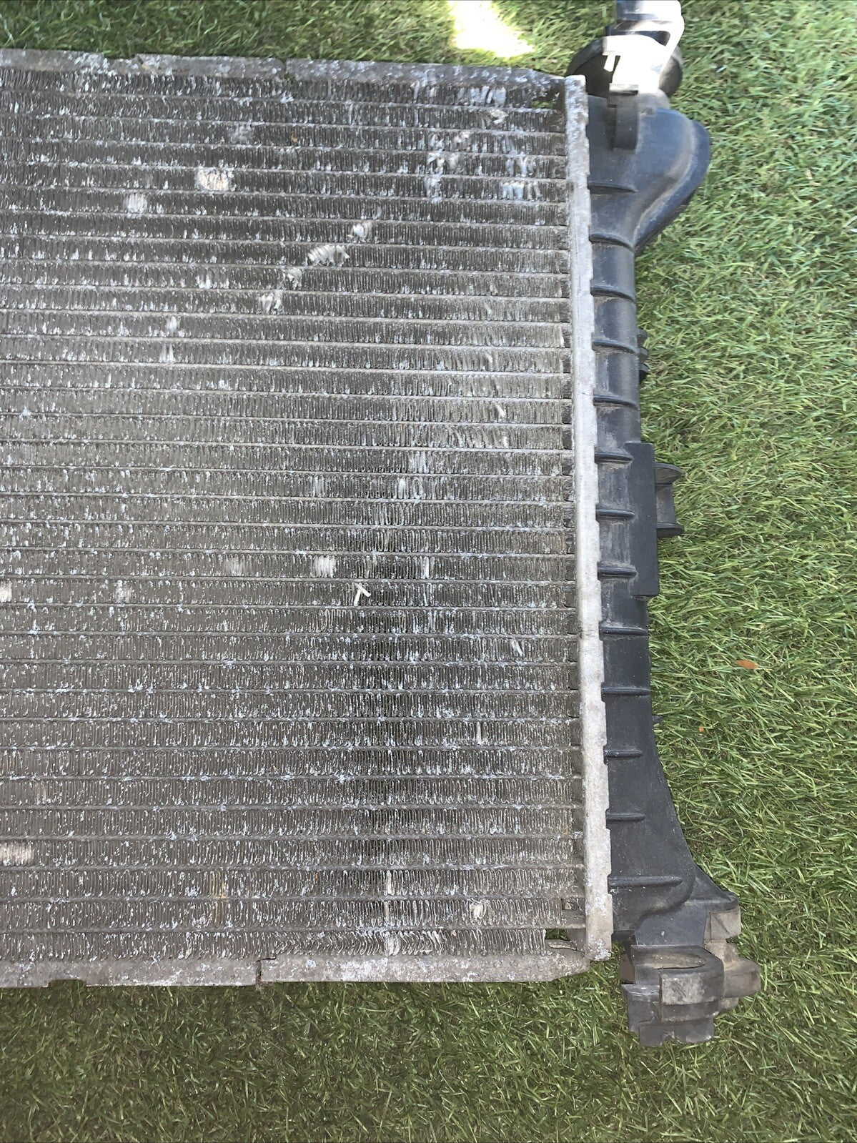 98AB-8005-MF RADIATORE ACQUA FORD FOCUS 1.8 D (2004)