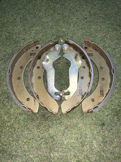 LUCAS GS6227 Kit ganasce freni per FORD ESCORT, ORION