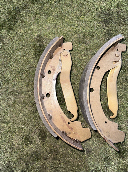 Kit ganasce freno Brembo Posteriore per VW TRANSPORTER LT 40-55 28-35 Oro 2