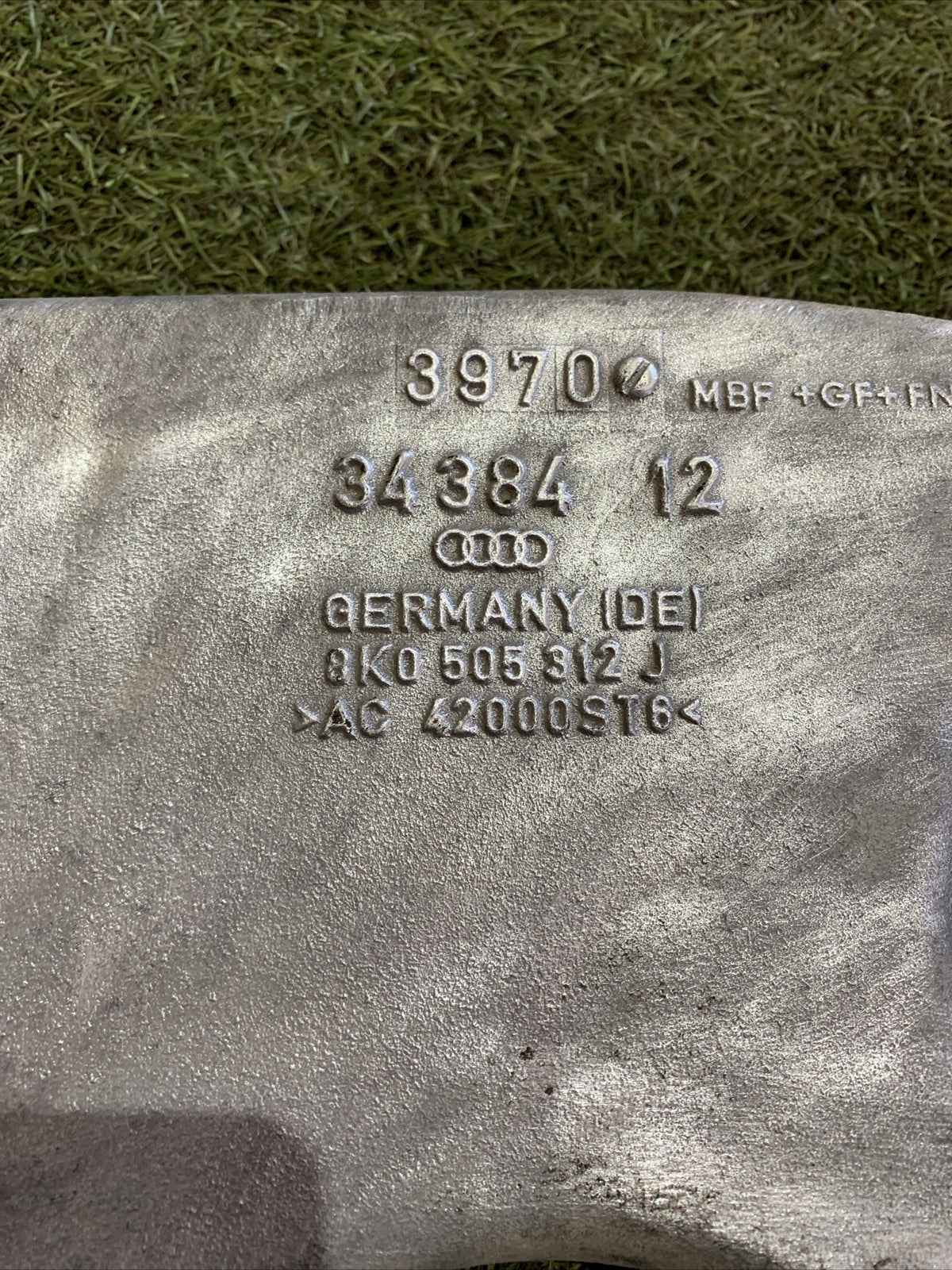 BRACCIO OSCILANTE POSTERIORE INFERIORE DESTRO AUDI A4 ANNO 2013 8K0505312J