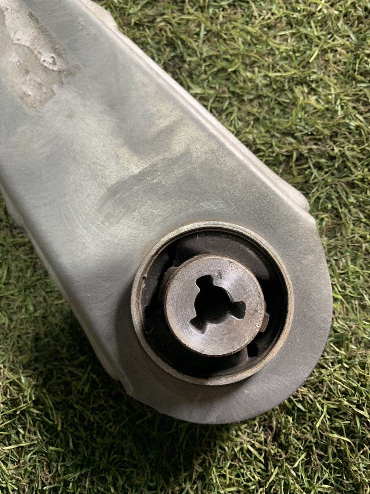 Braccio Oscillante Anteriore Sinistro Peugeot 2008 2020 9831682580