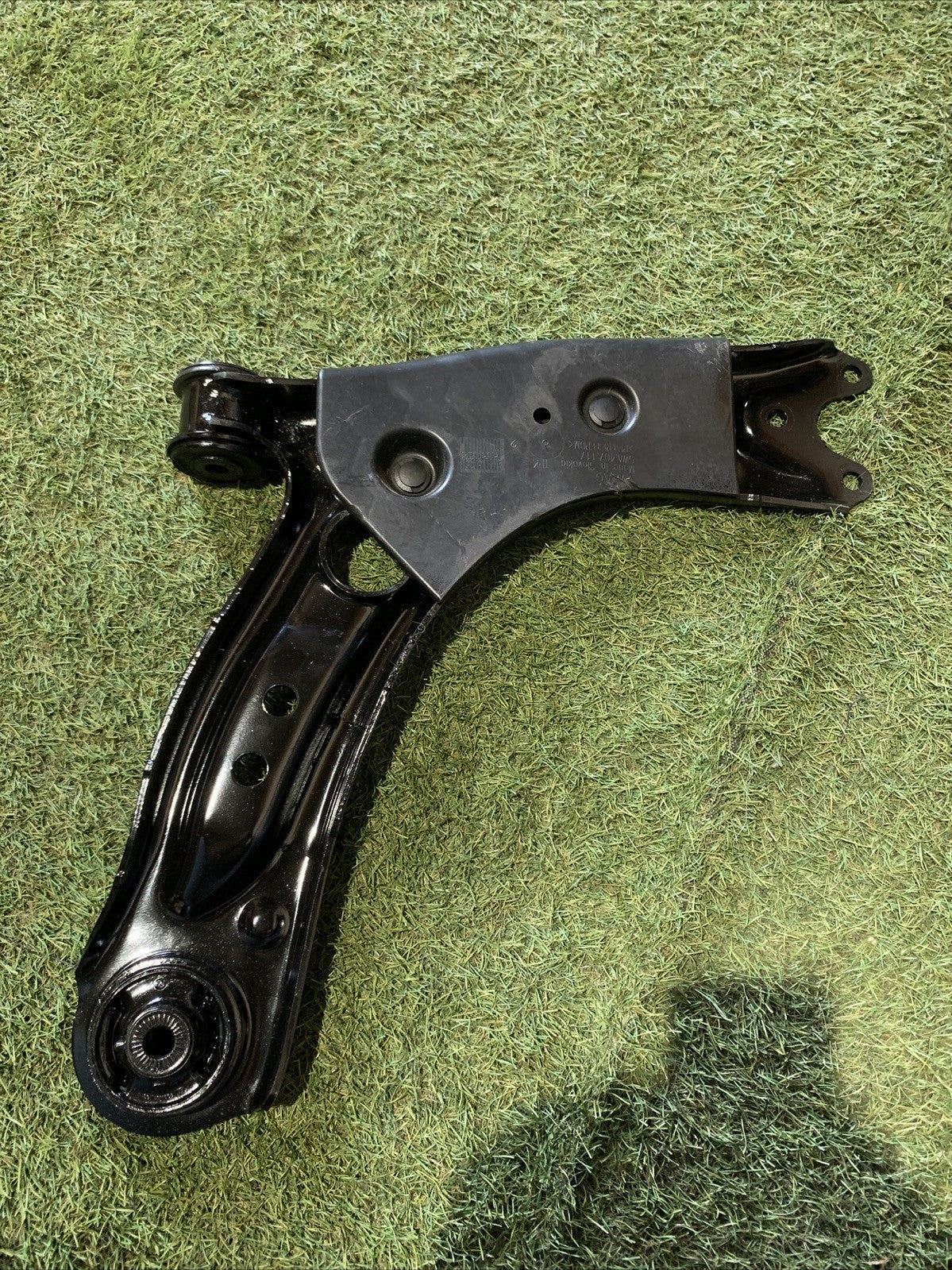 BRACCIO OSCILLANTE ANTERIORE SINISTRO VOLKSWAGEN T-ROC 2024 1.5 BENZINA