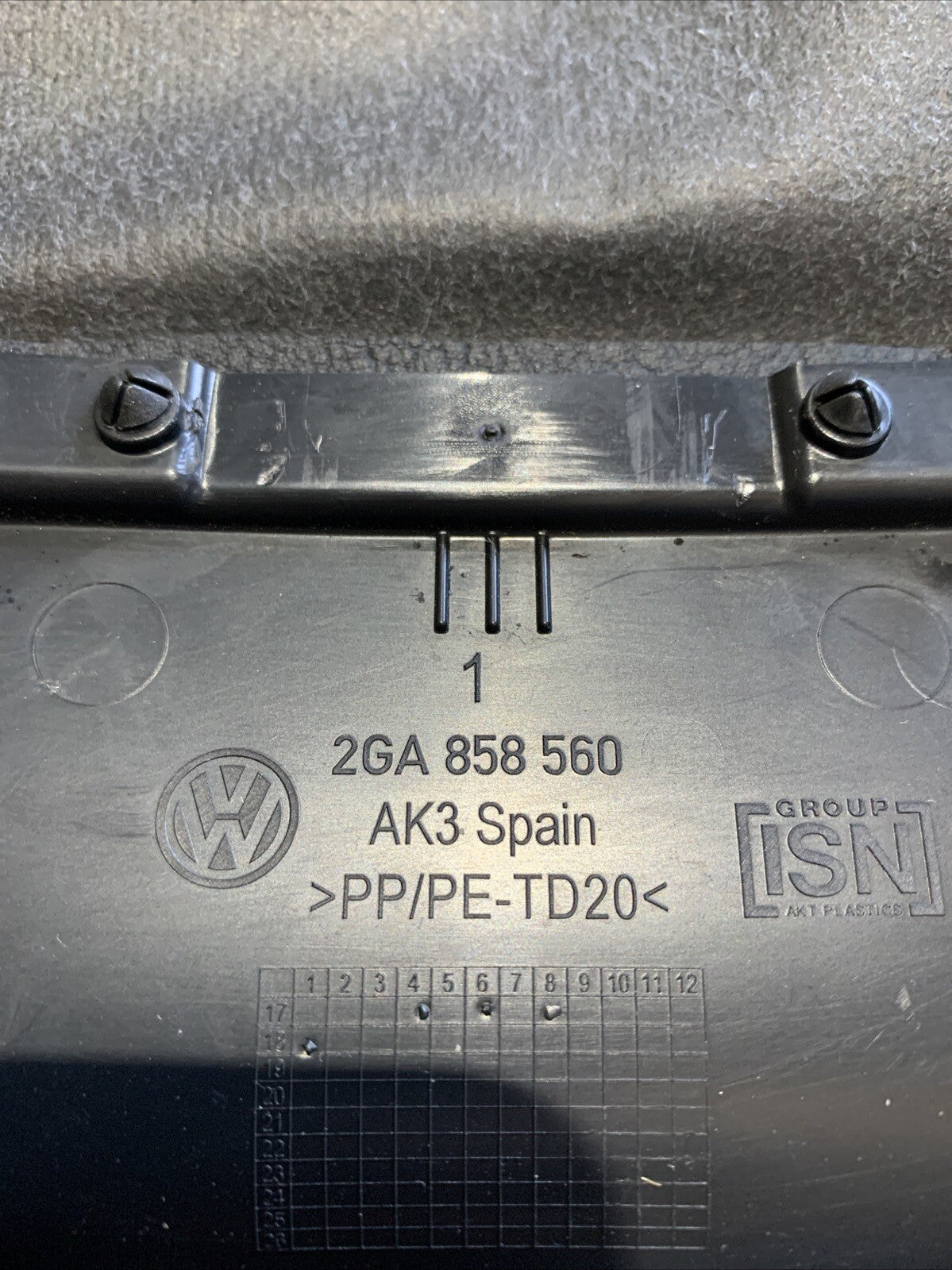 2GA858560 RIVESTIMENTO SUPERIORE PIANTONE STERZO VOLKSWAGEN T-Roc