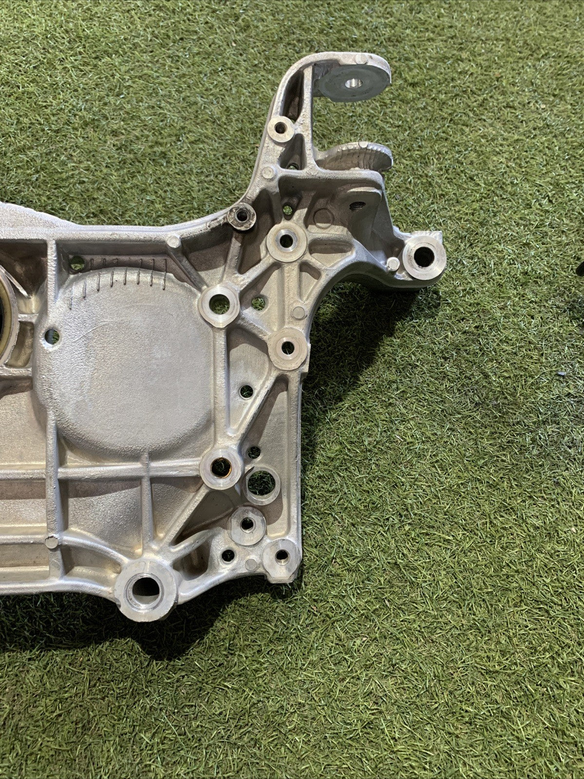 ASSALE CULLA MOTORE ANTERIORE AUDI Q3 (8UB-8UG)  7N0199369B  2016