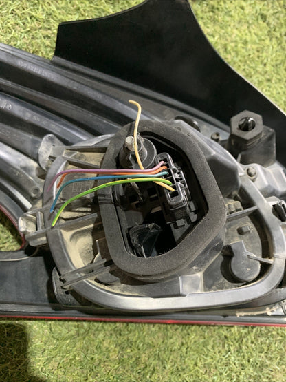 STOP FANALE POSTERIORE DESTRO DX PER PEUGEOT 208 Serie 9810430580 (12 19)