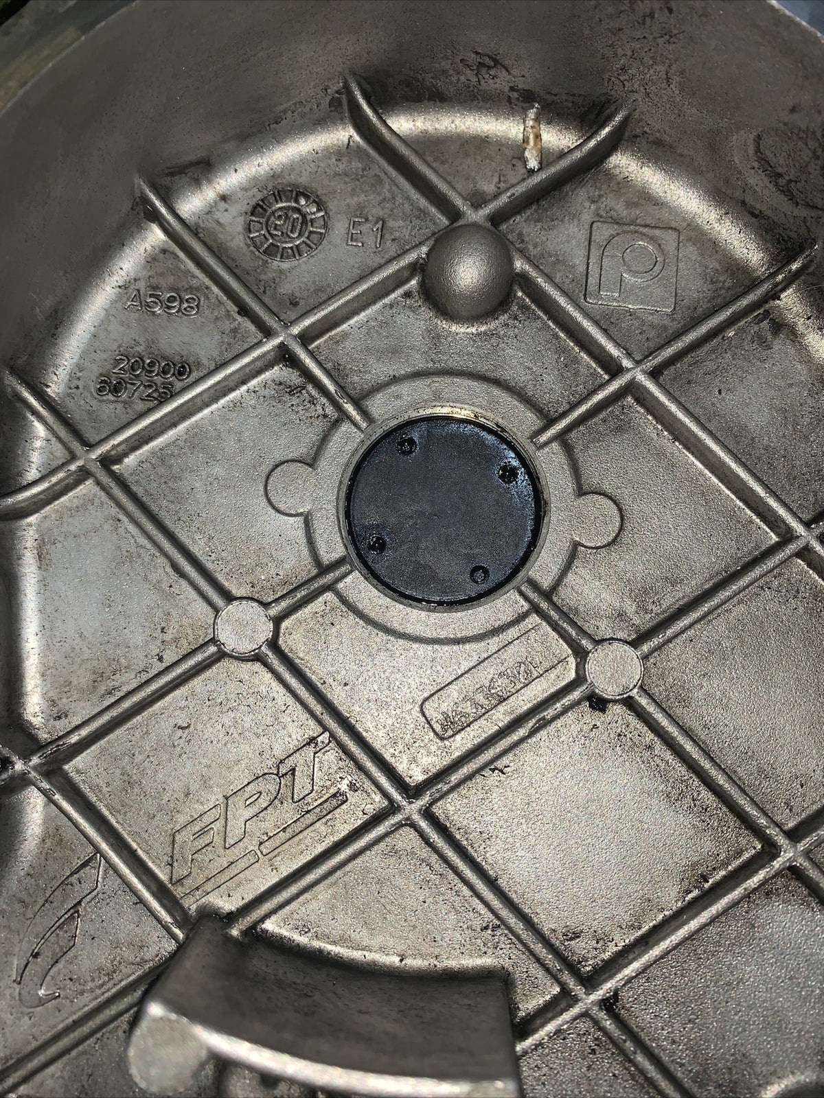 Carter distribuzione pompa olio FIAT 1.3 Multijet 46336301 (2)