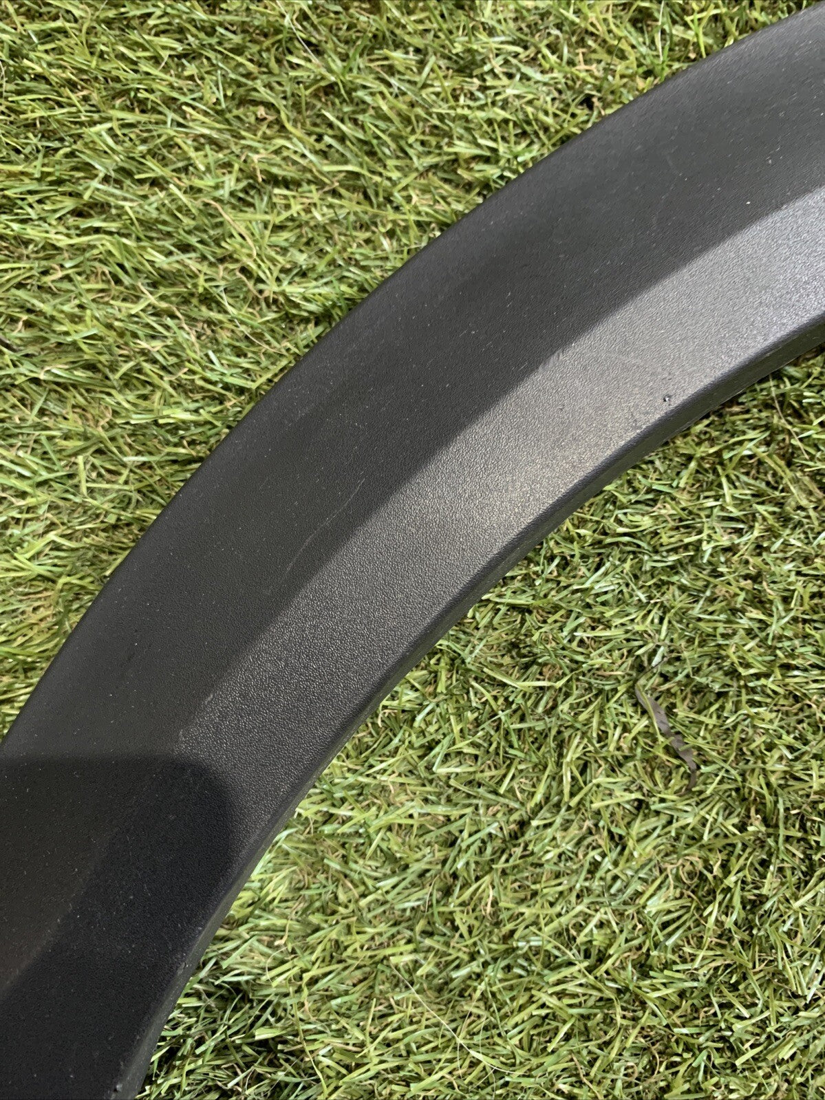 MODANATURA PARAFANGO ANT DX PER PEUGEOT 2008 Serie 9825736680 (19>)